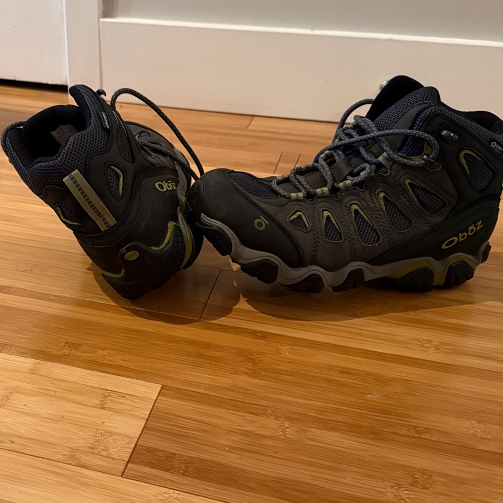 Oboz Sawtooth Hiking Boots Waterproof  Used / Well Cared For